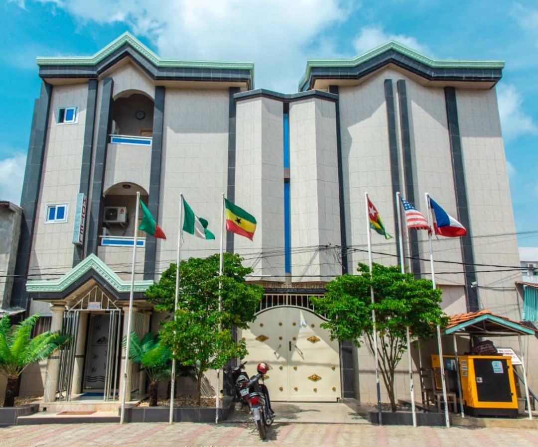 Benin Berge Hotel Cotonou Exteriör bild
