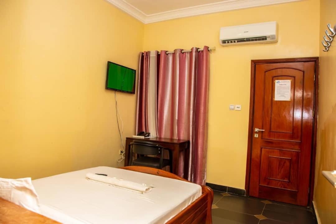 Benin Berge Hotel Cotonou Exteriör bild